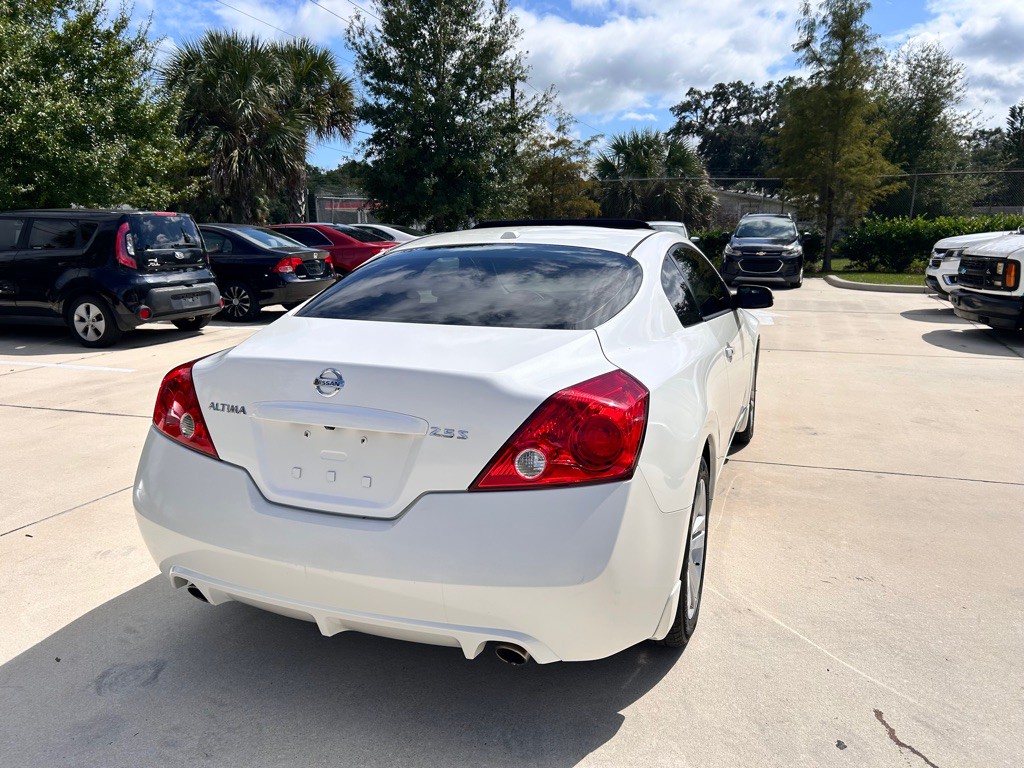 2010 Nissan Altima Image 4