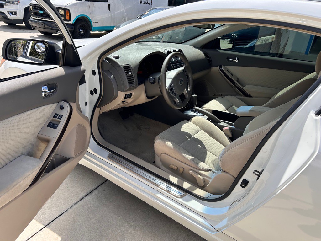 2010 Nissan Altima Image 7