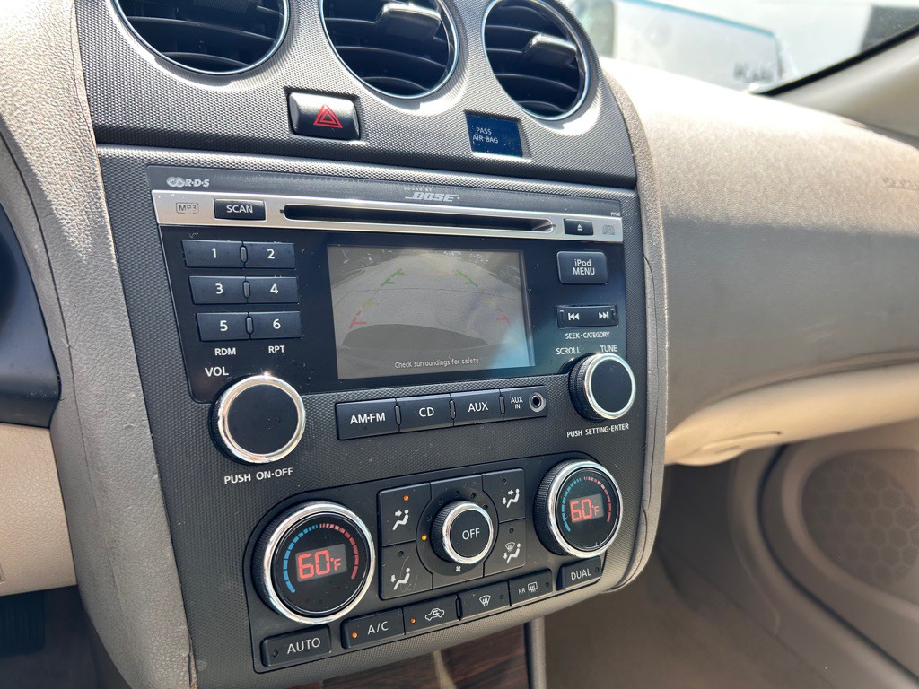 2010 Nissan Altima Image 11