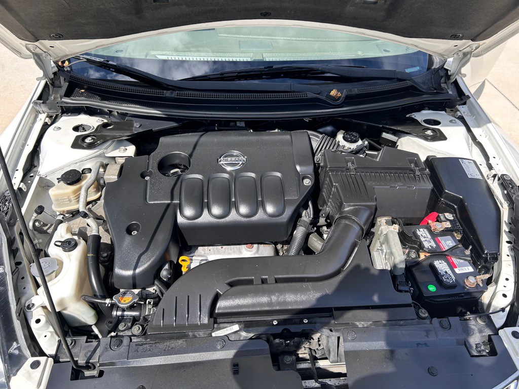 2010 Nissan Altima Image 25