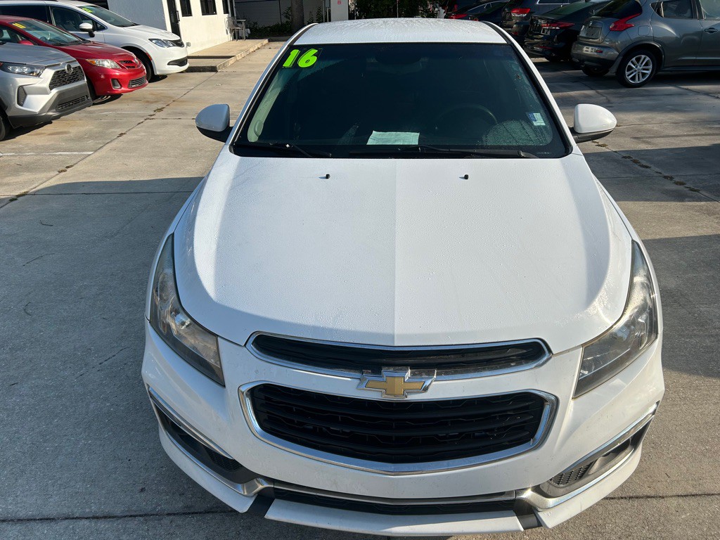 2016 Chevrolet Cruze Image 2