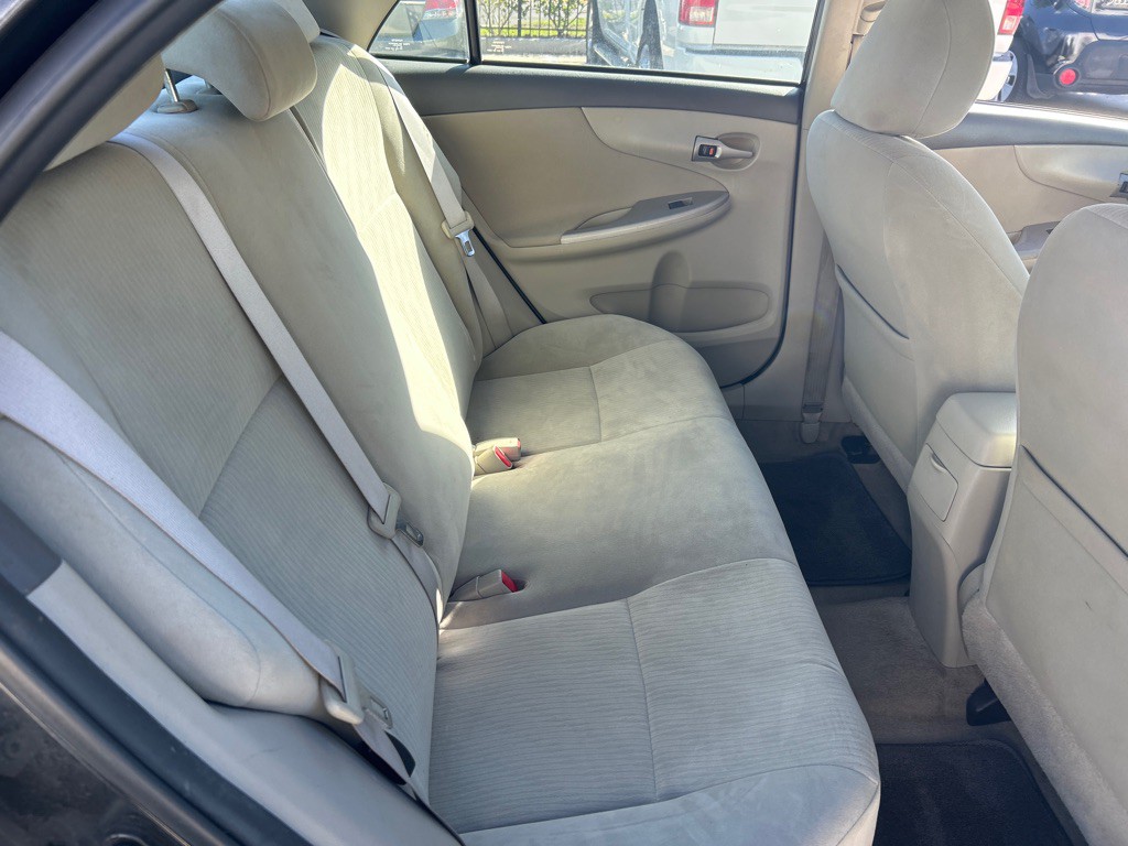 2010 Toyota Corolla Image 14