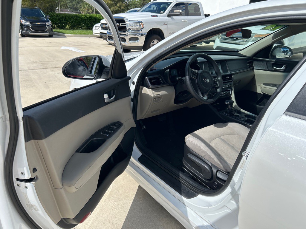2018 Kia Optima Image 10