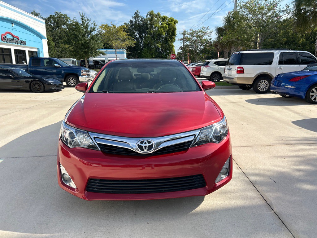 2012 Toyota Camry Image 2