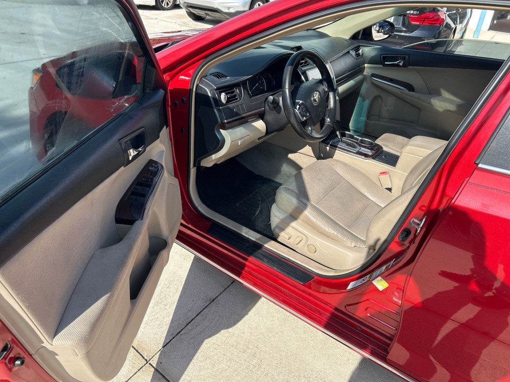2012 Toyota Camry Image 8
