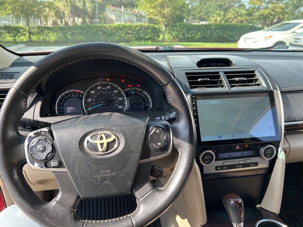 2012 Toyota Camry Image 9