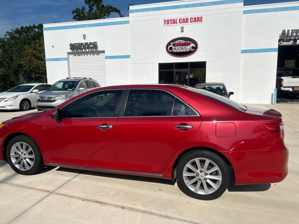 2012 Toyota Camry Image 18