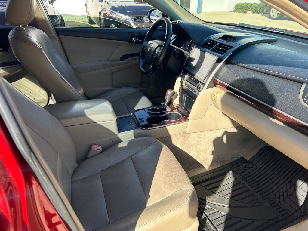2012 Toyota Camry Image 9