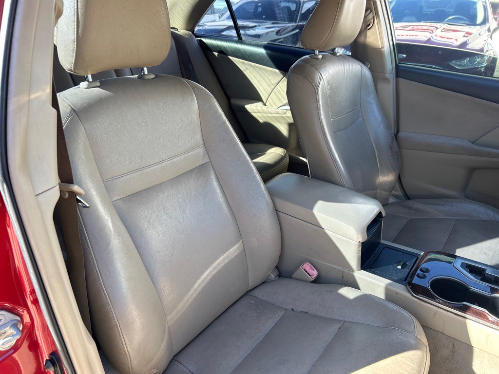 2012 Toyota Camry Image 10