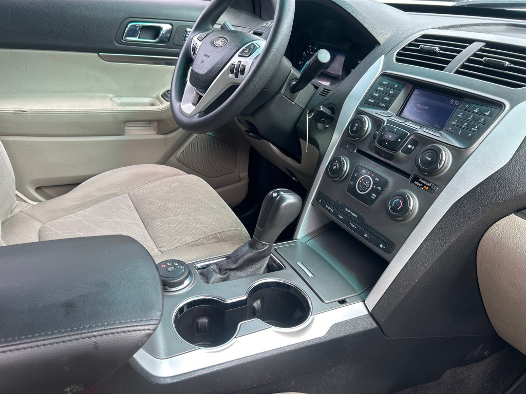 2015 Ford Explorer Image 8