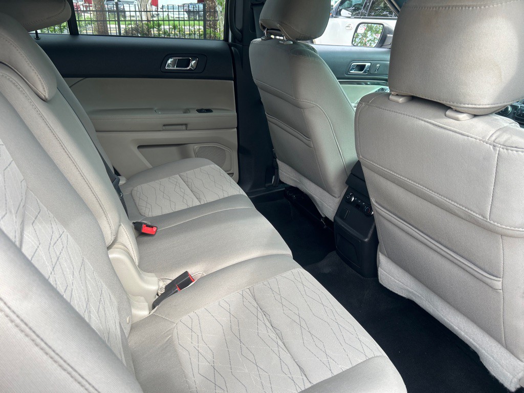2015 Ford Explorer Image 11