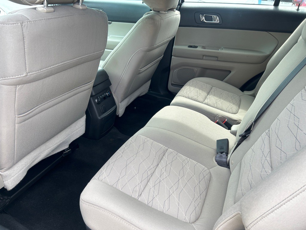 2015 Ford Explorer Image 13