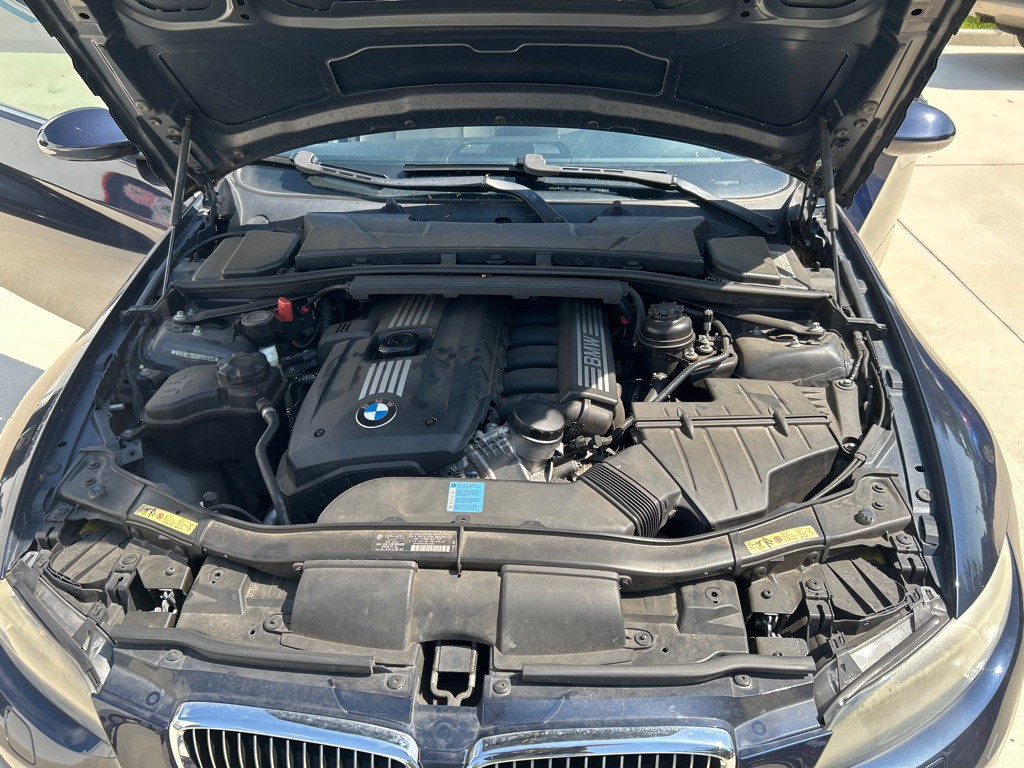 2009 BMW 3 Series Image 17
