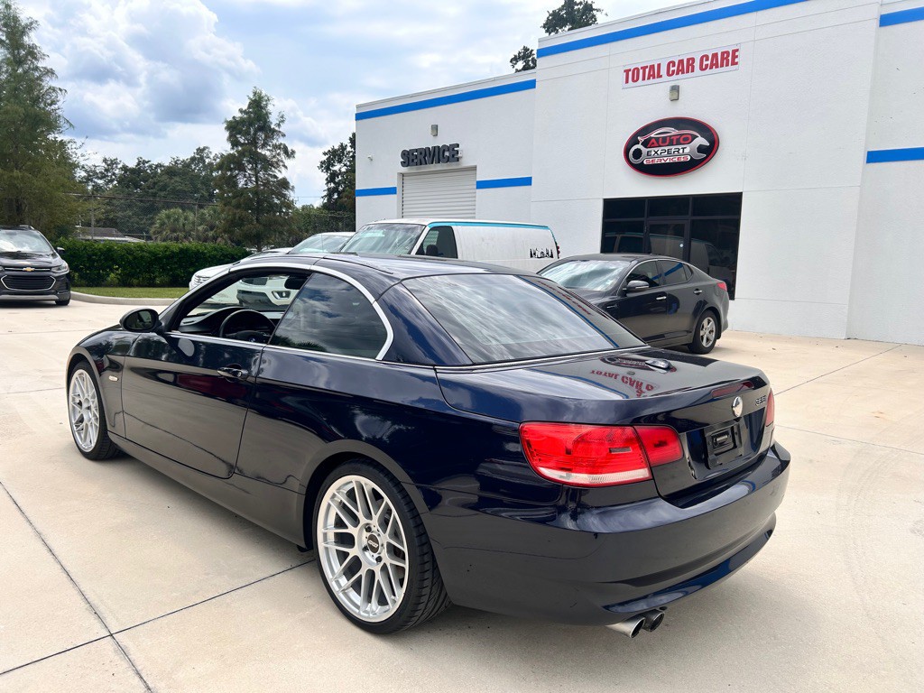 2009 BMW 3 Series Image 2