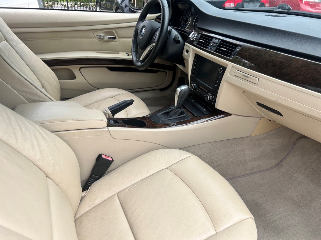 2009 BMW 3 Series Image 16