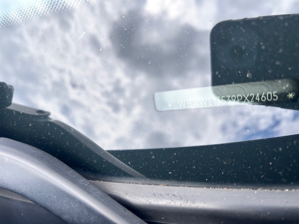 2009 BMW 3 Series Image 11