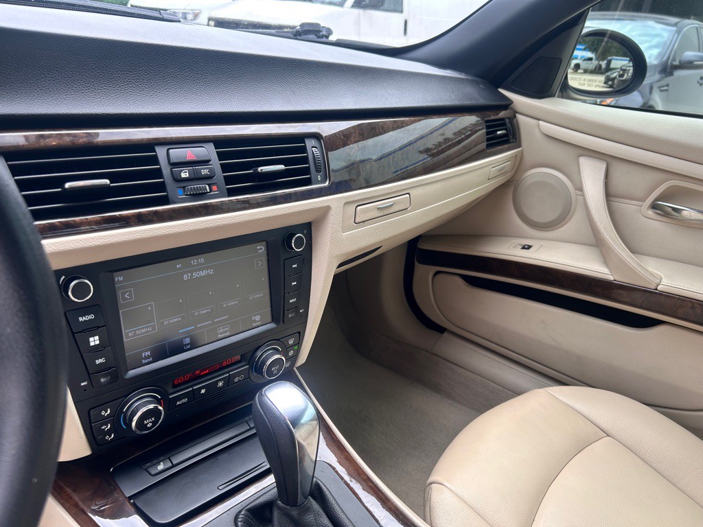 2009 BMW 3 Series Image 14