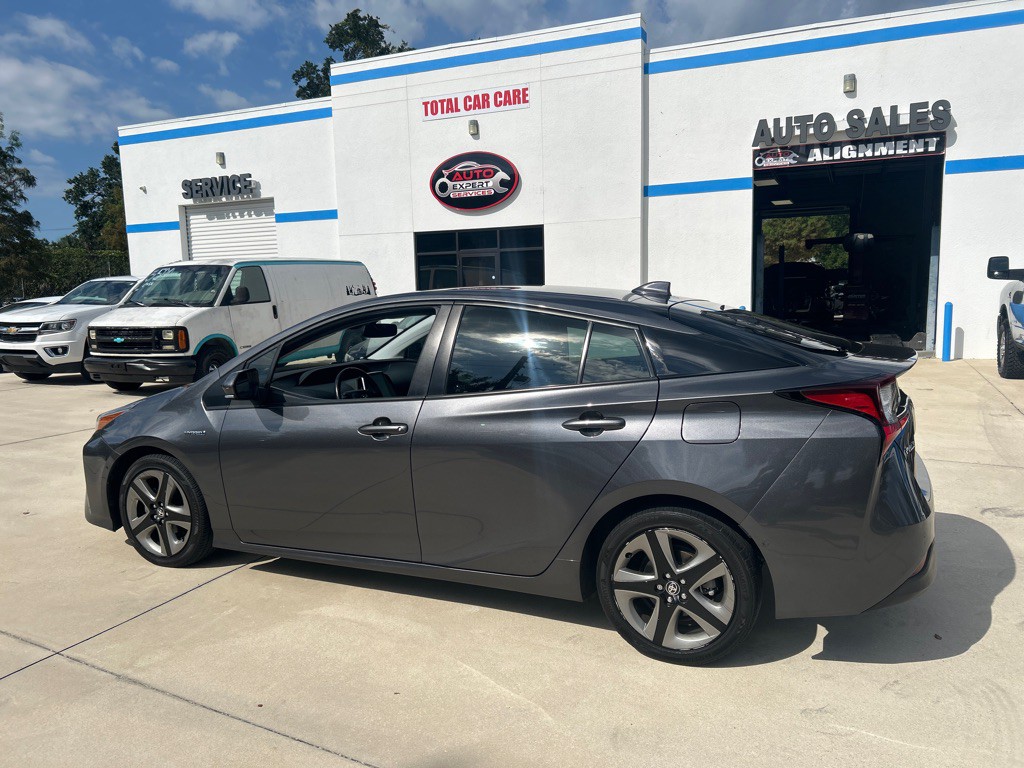 2022 Toyota Prius Image 2