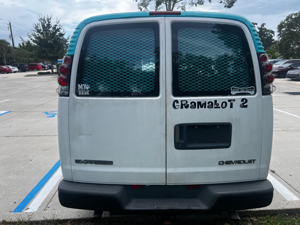 2001 Chevrolet Express Image 5