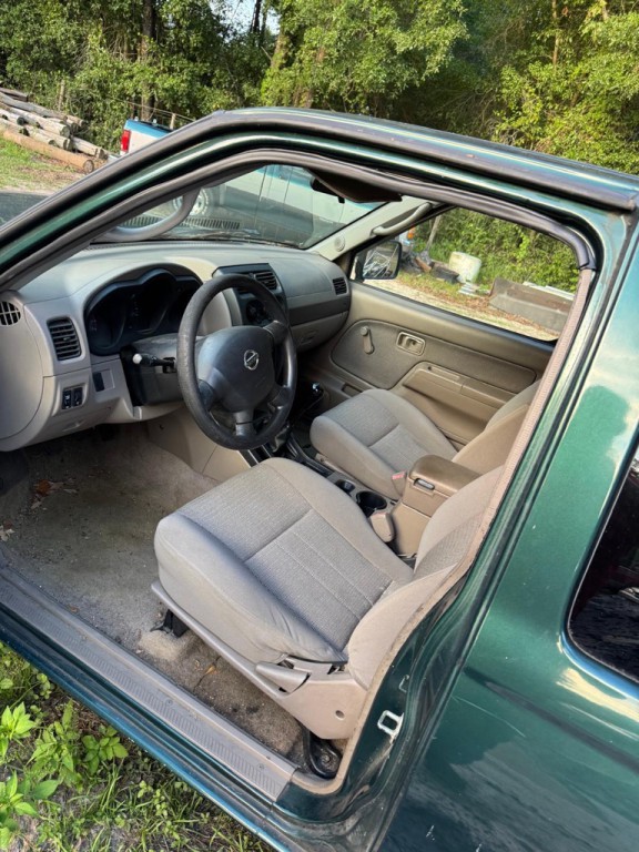 2002 Nissan Frontier Image 3