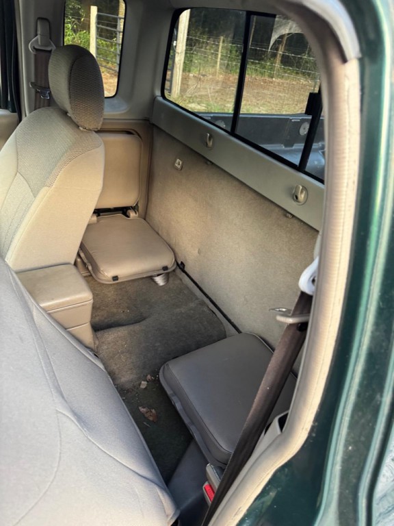 2002 Nissan Frontier Image 4