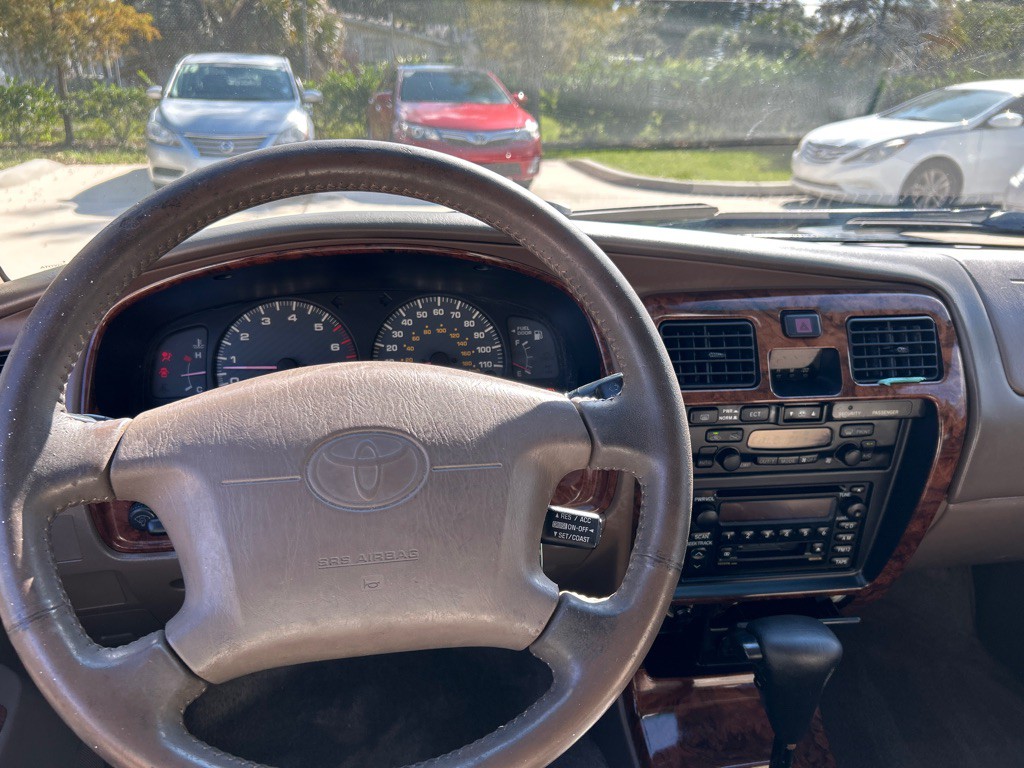 2000 Toyota 4Runner Image 8