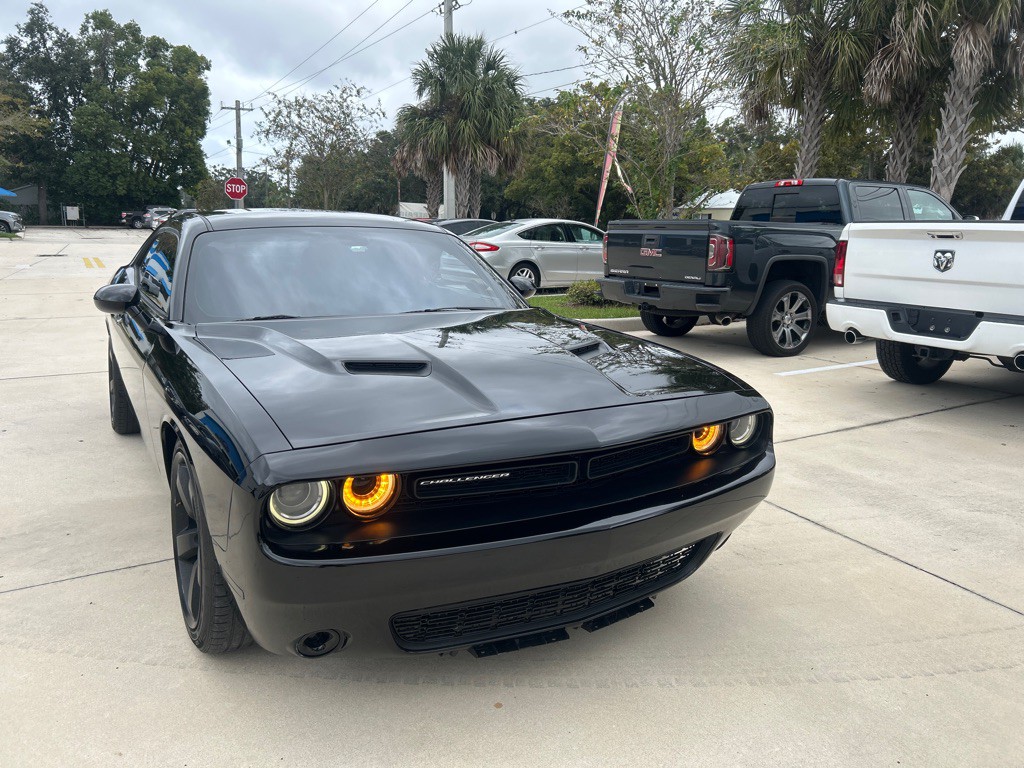 2015 Dodge Challenger Image 2