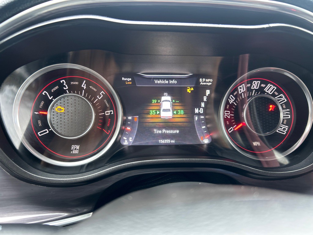 2015 Dodge Challenger Image 9