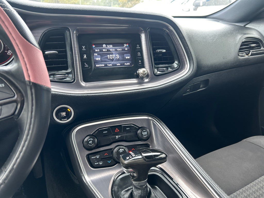 2015 Dodge Challenger Image 10
