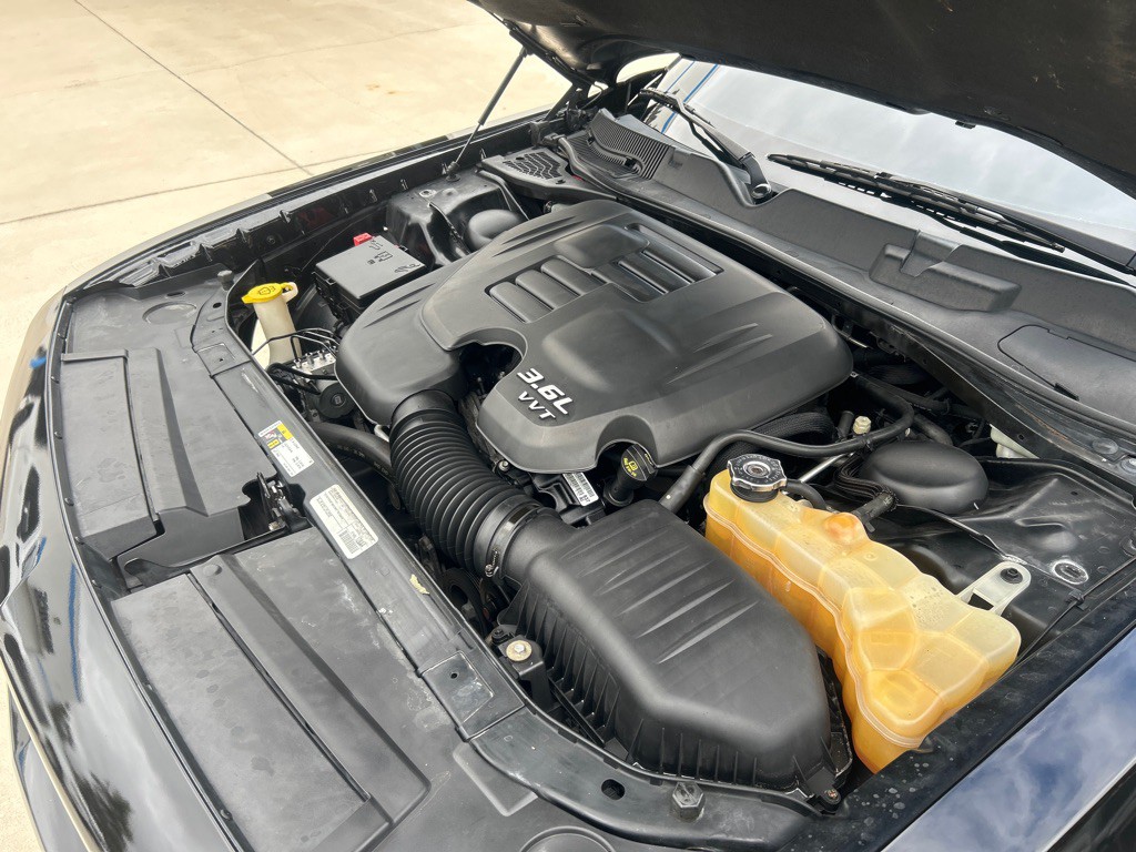 2015 Dodge Challenger Image 18