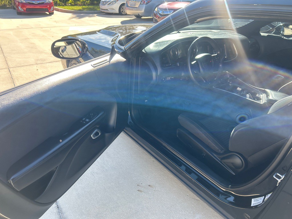 2015 Dodge Challenger Image 7