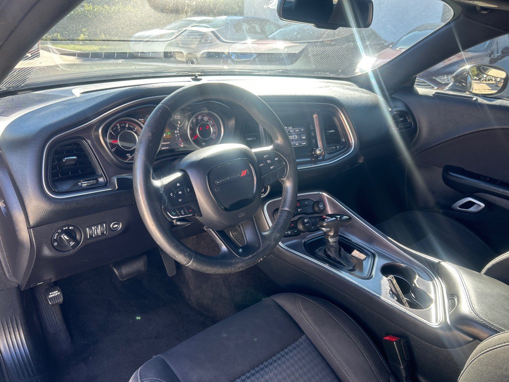 2015 Dodge Challenger Image 8