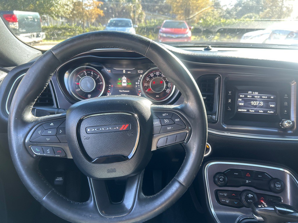 2015 Dodge Challenger Image 9