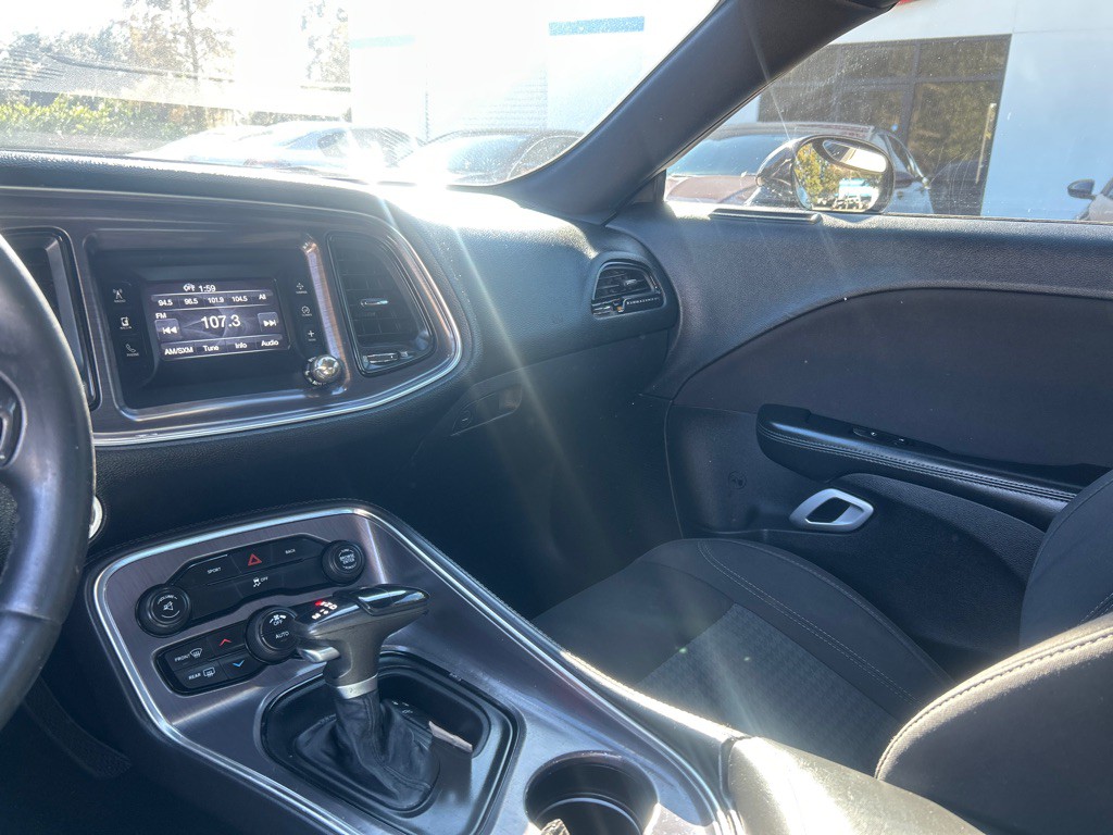 2015 Dodge Challenger Image 11