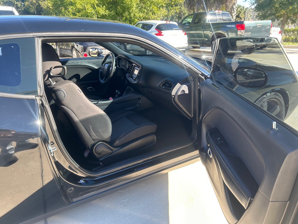 2015 Dodge Challenger Image 12