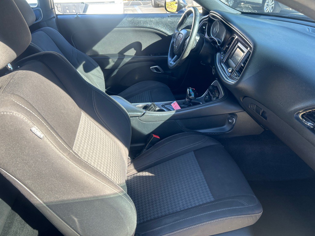 2015 Dodge Challenger Image 13