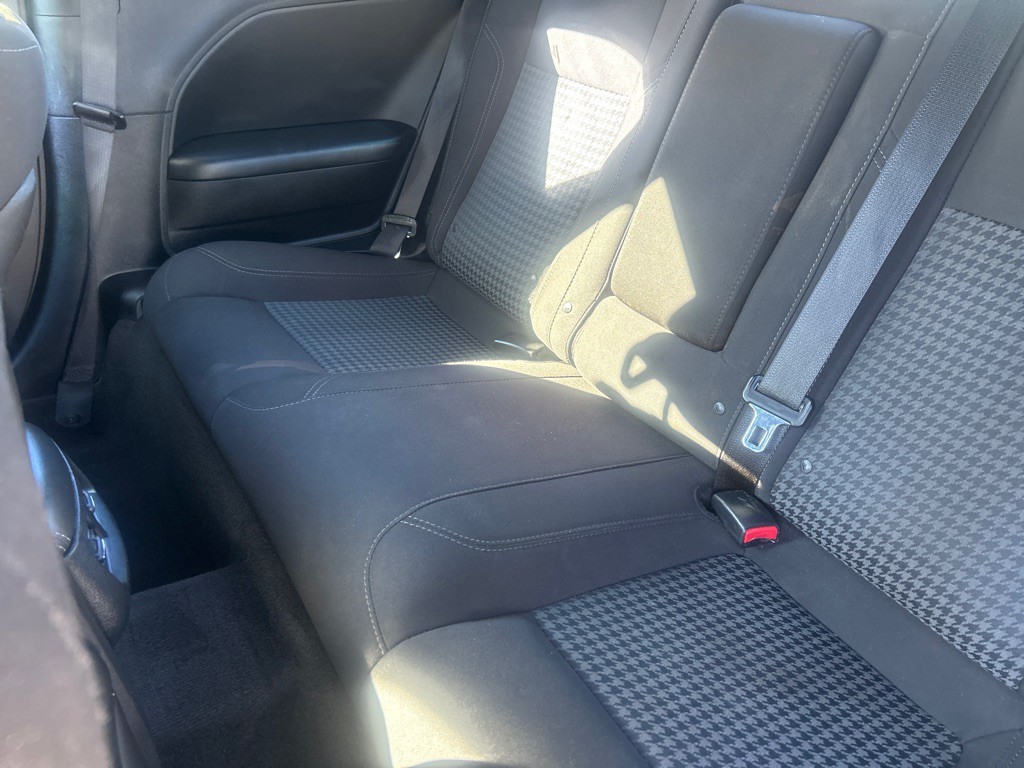 2015 Dodge Challenger Image 15