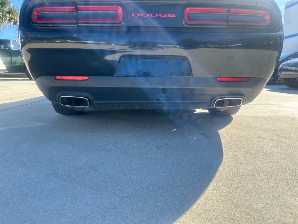 2015 Dodge Challenger Image 16