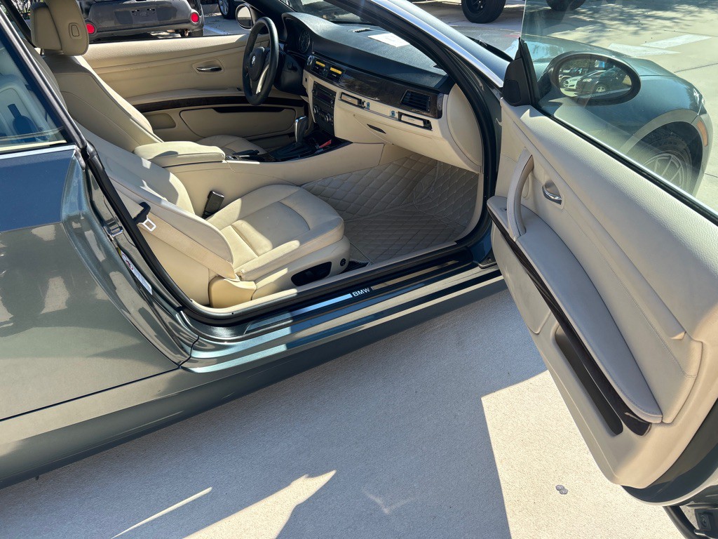2009 BMW 3 Series Image 14