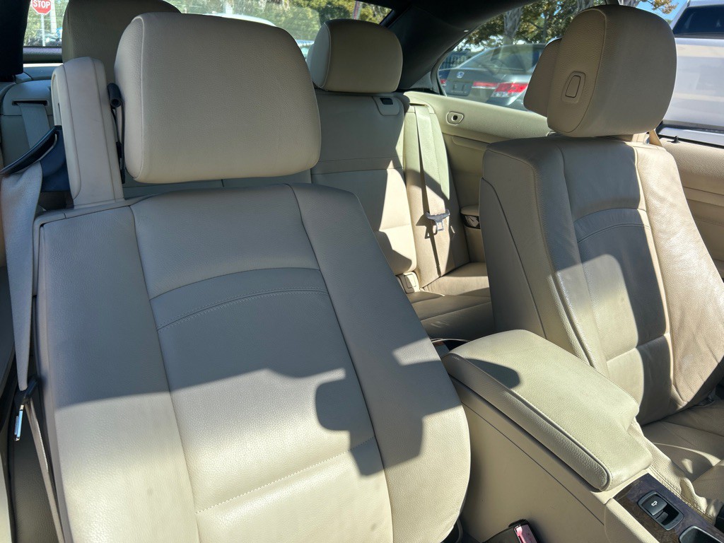 2009 BMW 3 Series Image 16