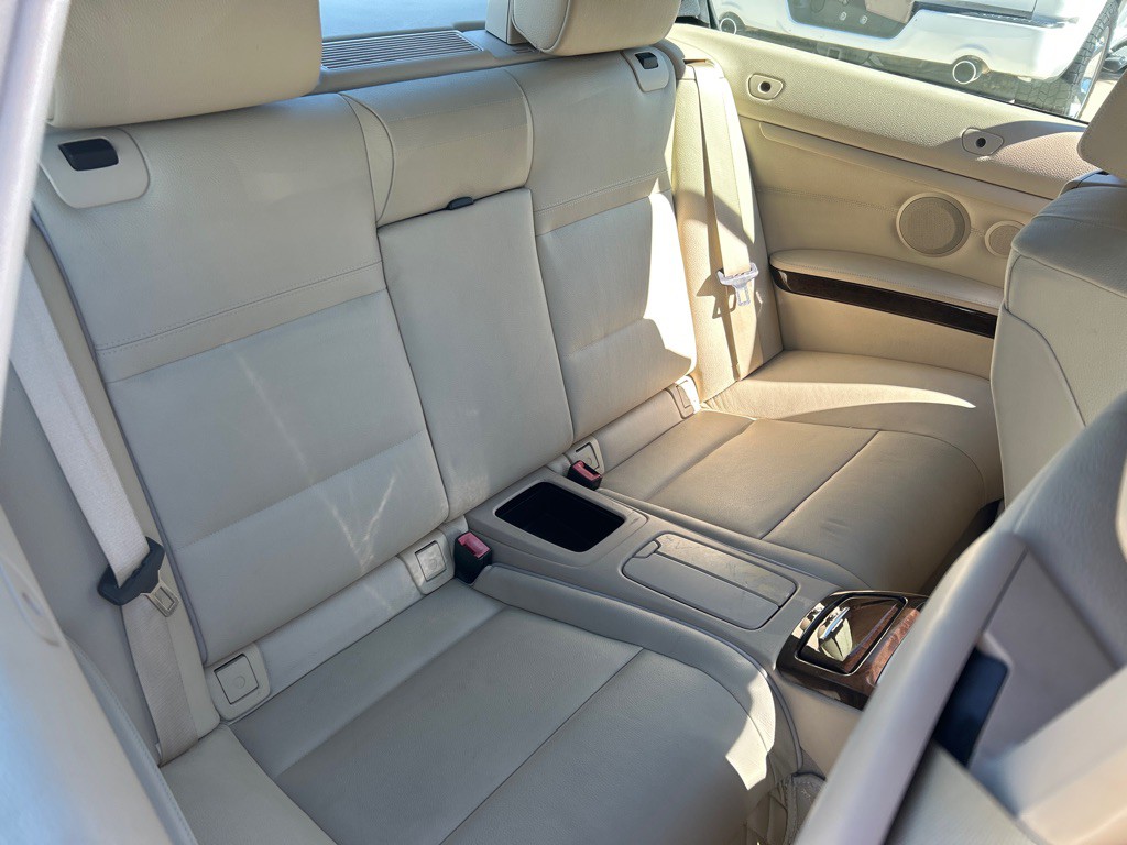 2009 BMW 3 Series Image 17