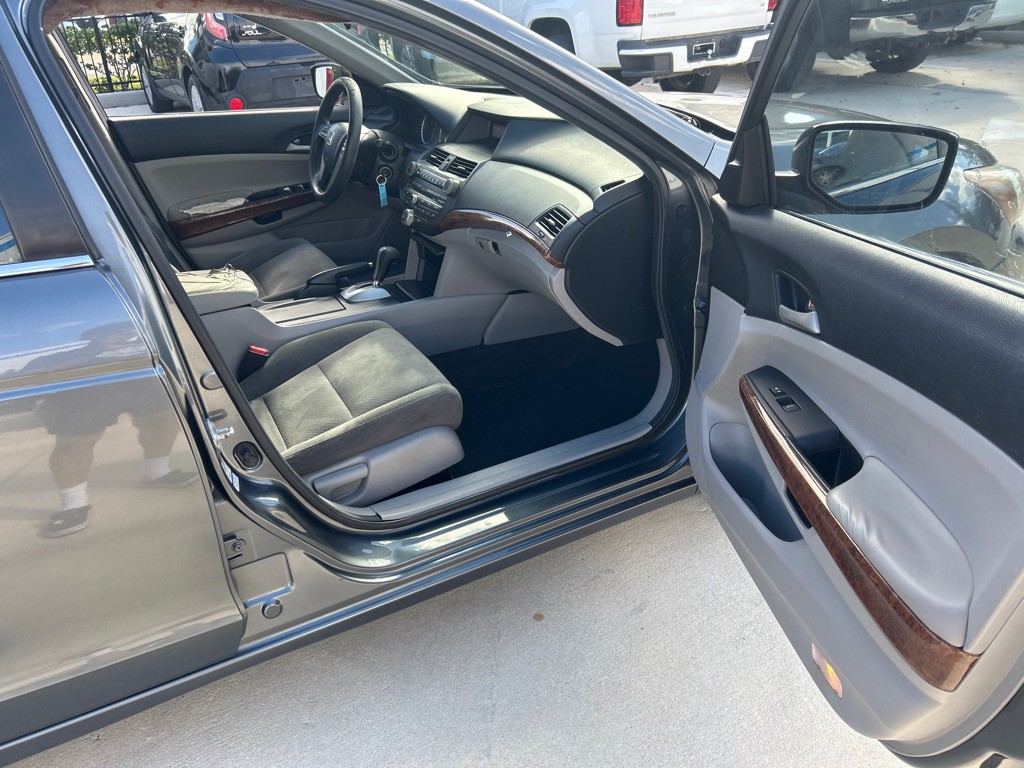 2012 Honda Accord Image 11
