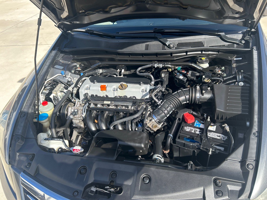 2012 Honda Accord Image 21