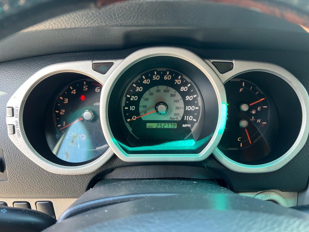 2005 Toyota 4Runner Image 8