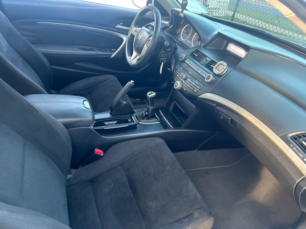 2012 Honda Accord Image 11