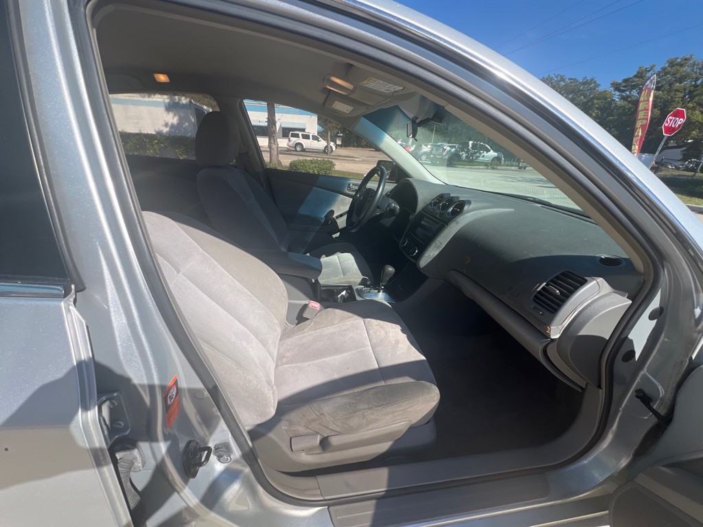 2009 Nissan Altima Image 12