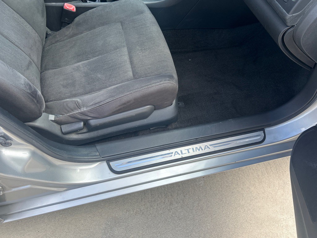 2010 Nissan Altima Image 12