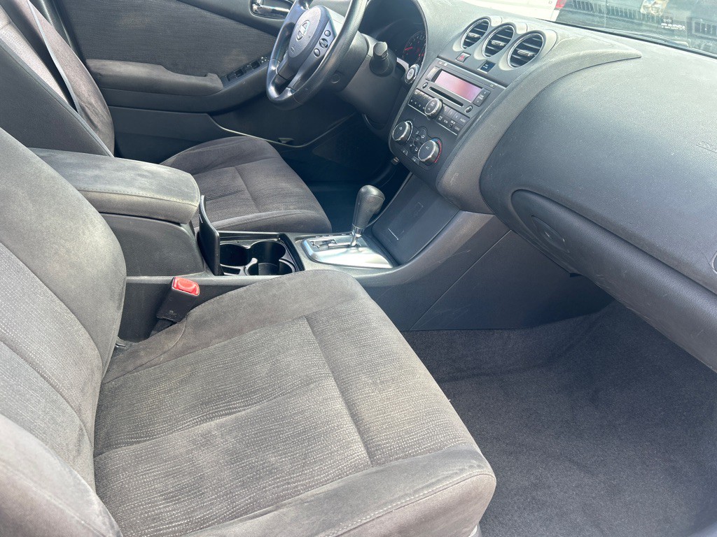 2010 Nissan Altima Image 13