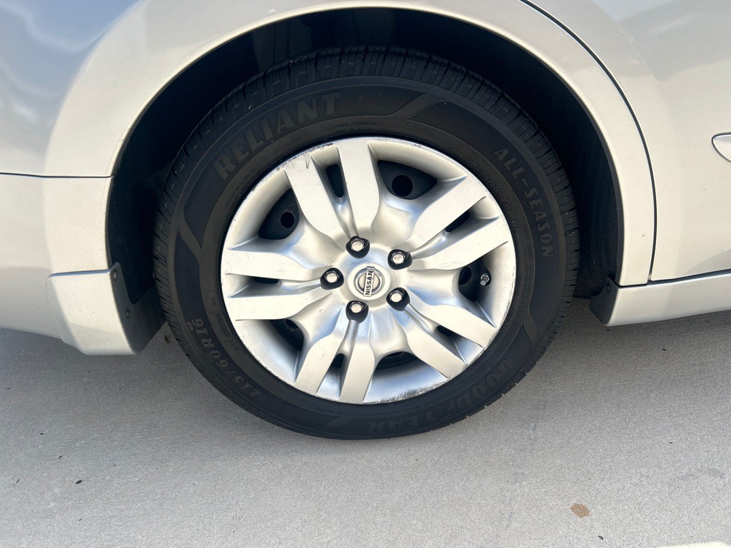 2010 Nissan Altima Image 22