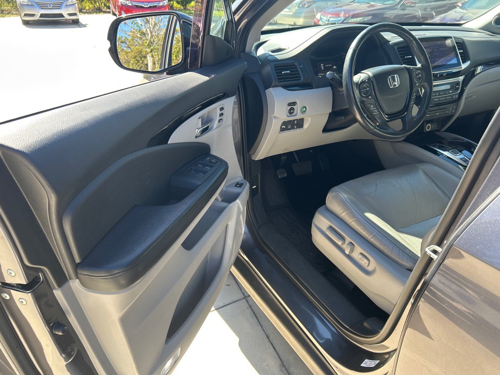 2017 Honda Pilot Image 7